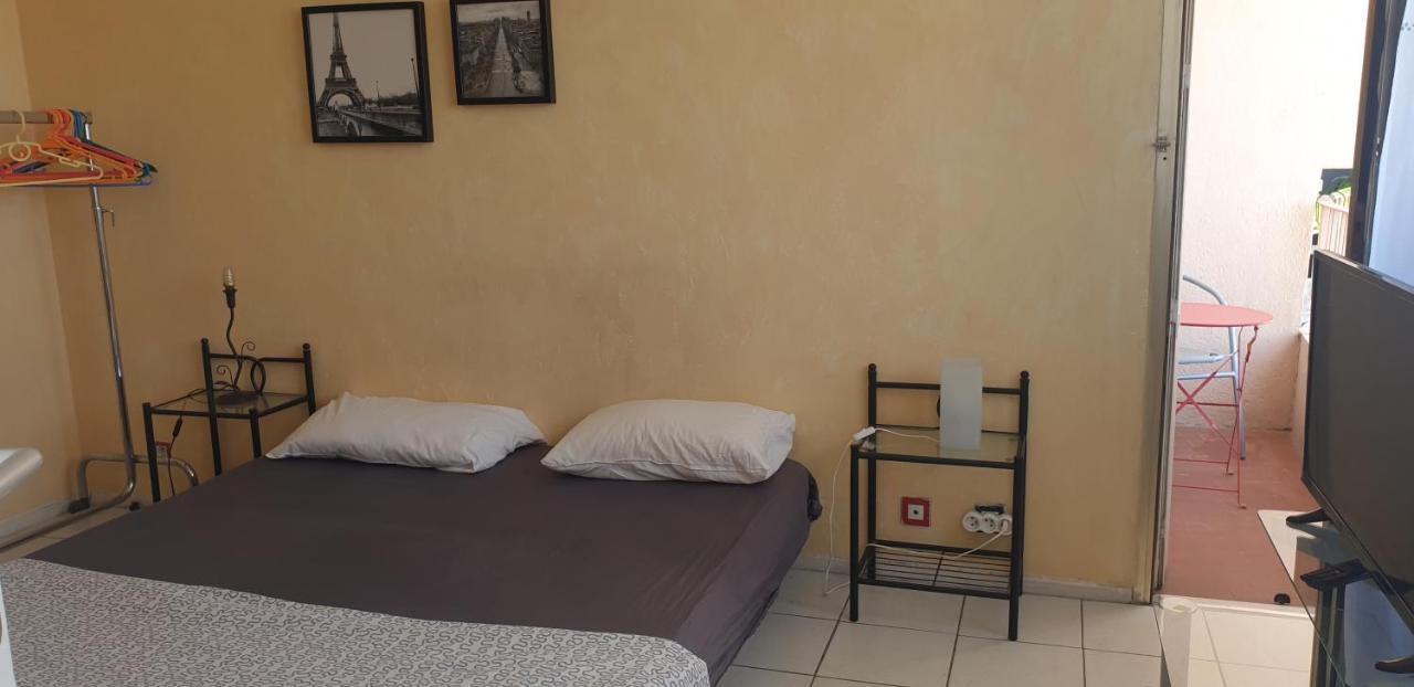 Studios à Golfe juan Extérieur photo