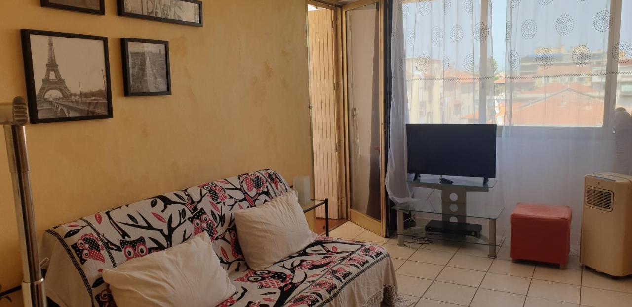 Studios à Golfe juan Extérieur photo