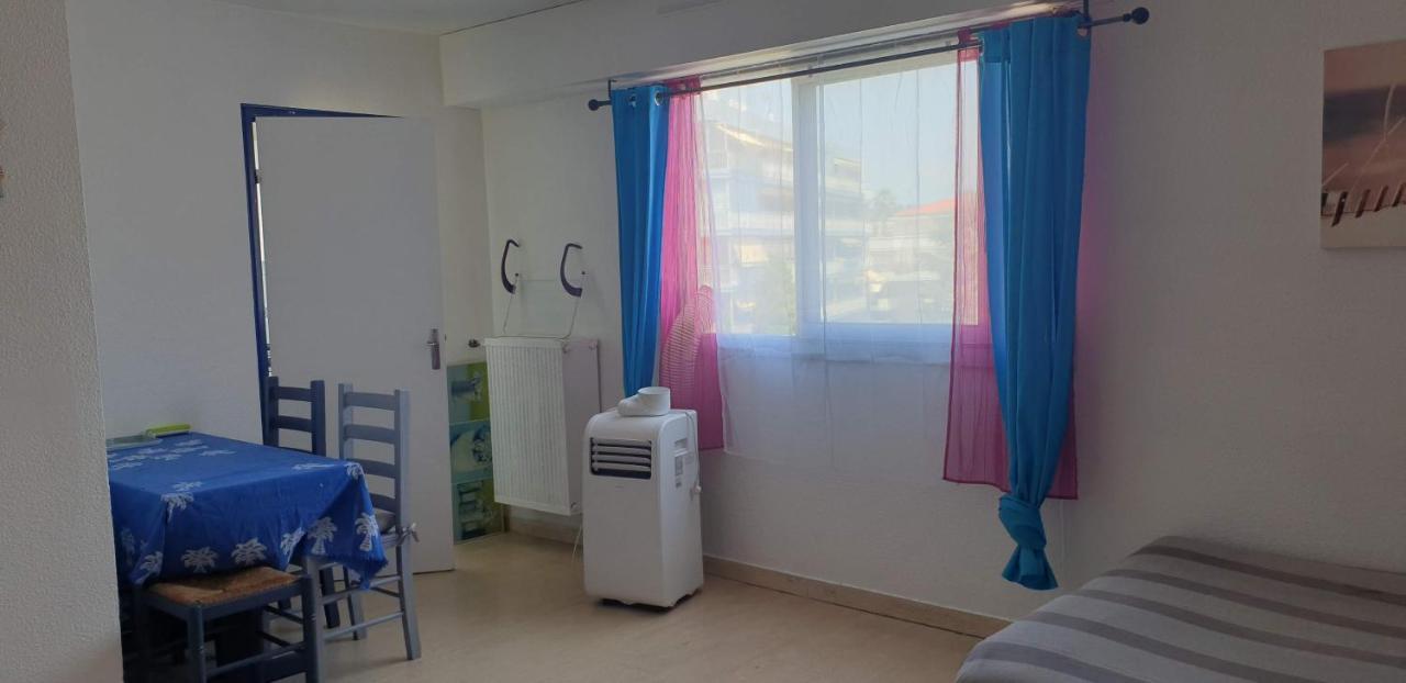 Studios à Golfe juan Extérieur photo
